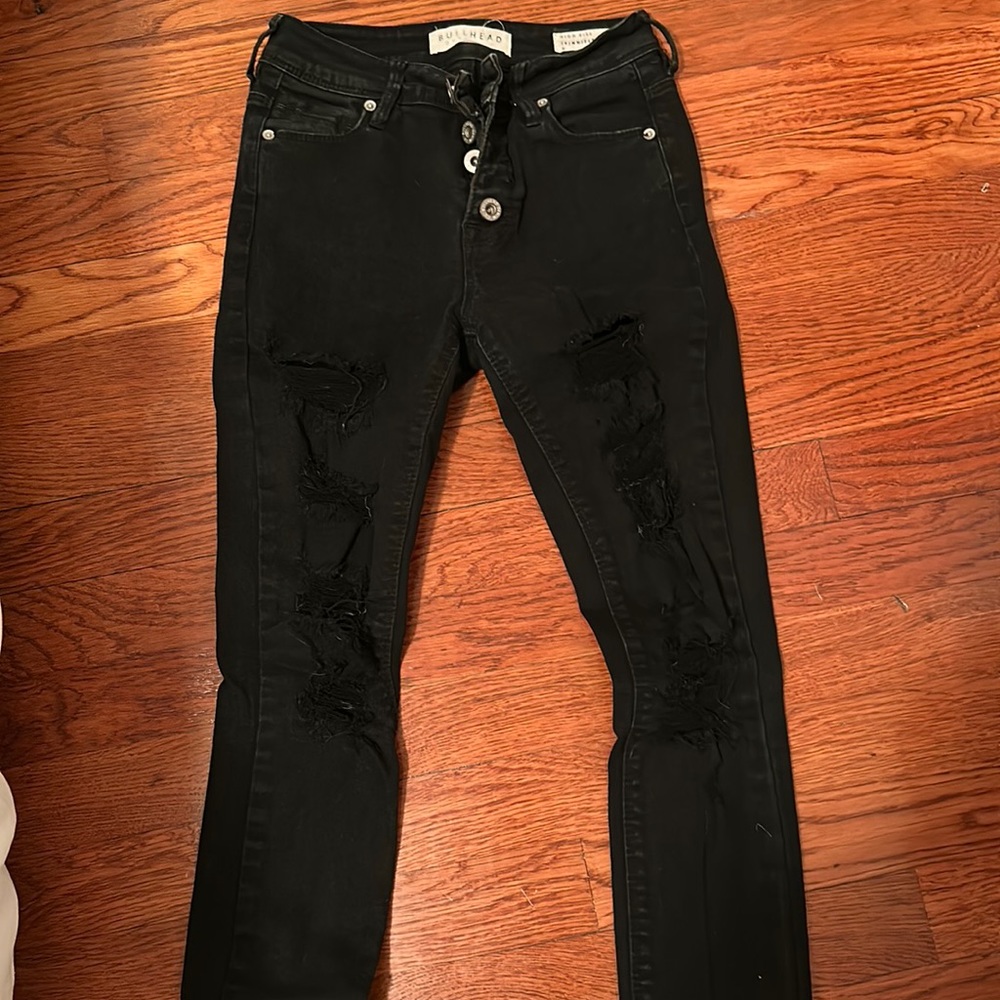 Black ripped jeans size 0. High rise skinny jeans.